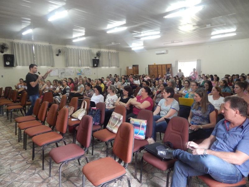 SMECD realizou II etapa de formação para profissionais da educação 